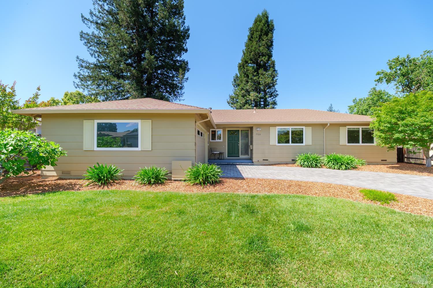 1125 Shady Oak Place