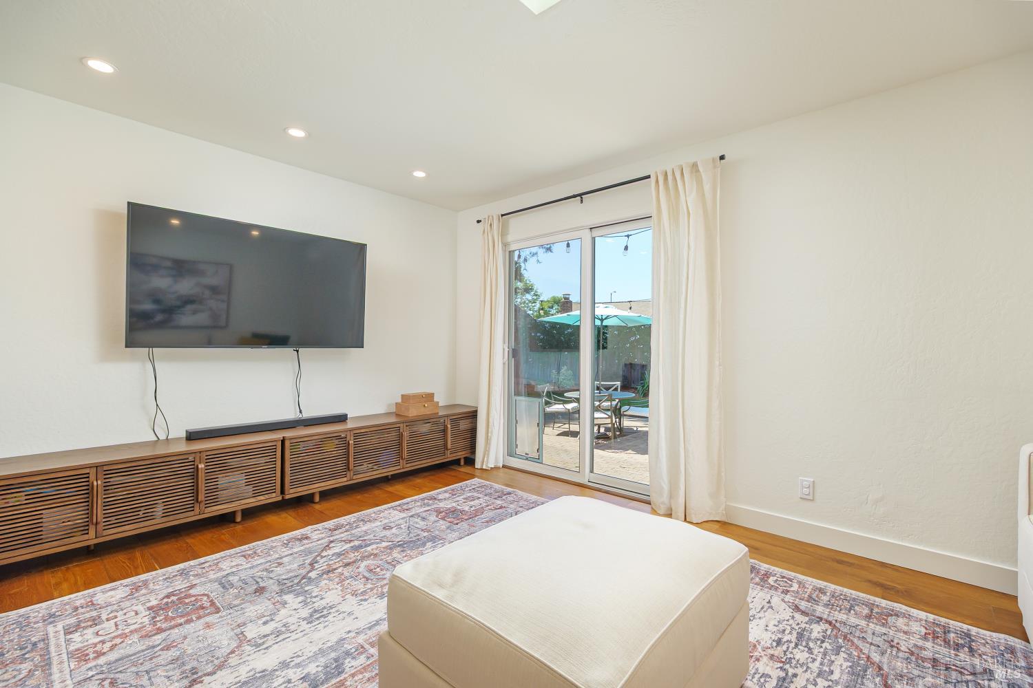 1125 Shady Oak Place