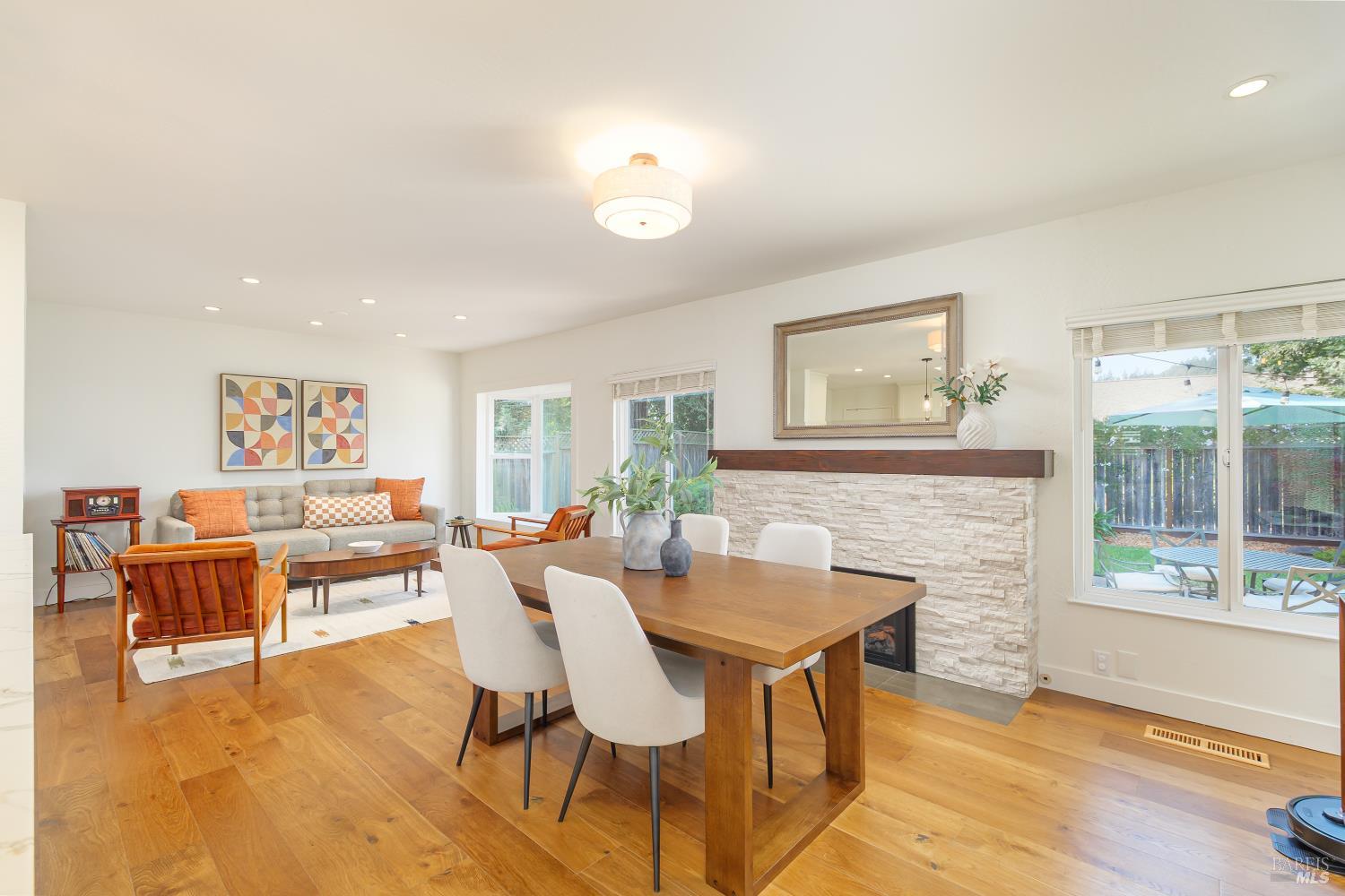1125 Shady Oak Place