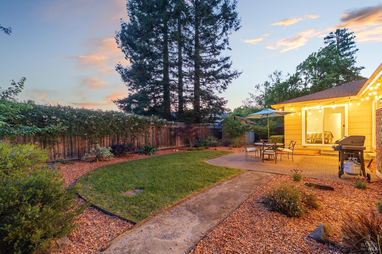 1125 Shady Oak Place
