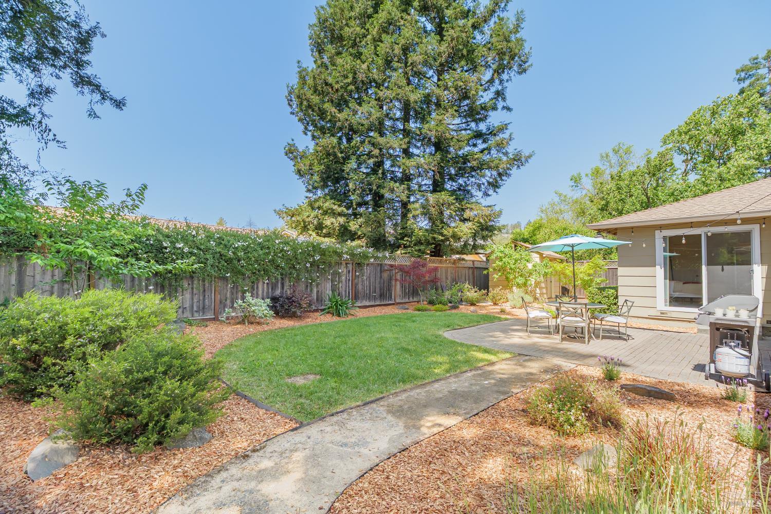 1125 Shady Oak Place