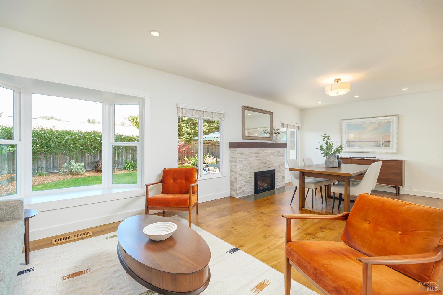 1125 Shady Oak Place