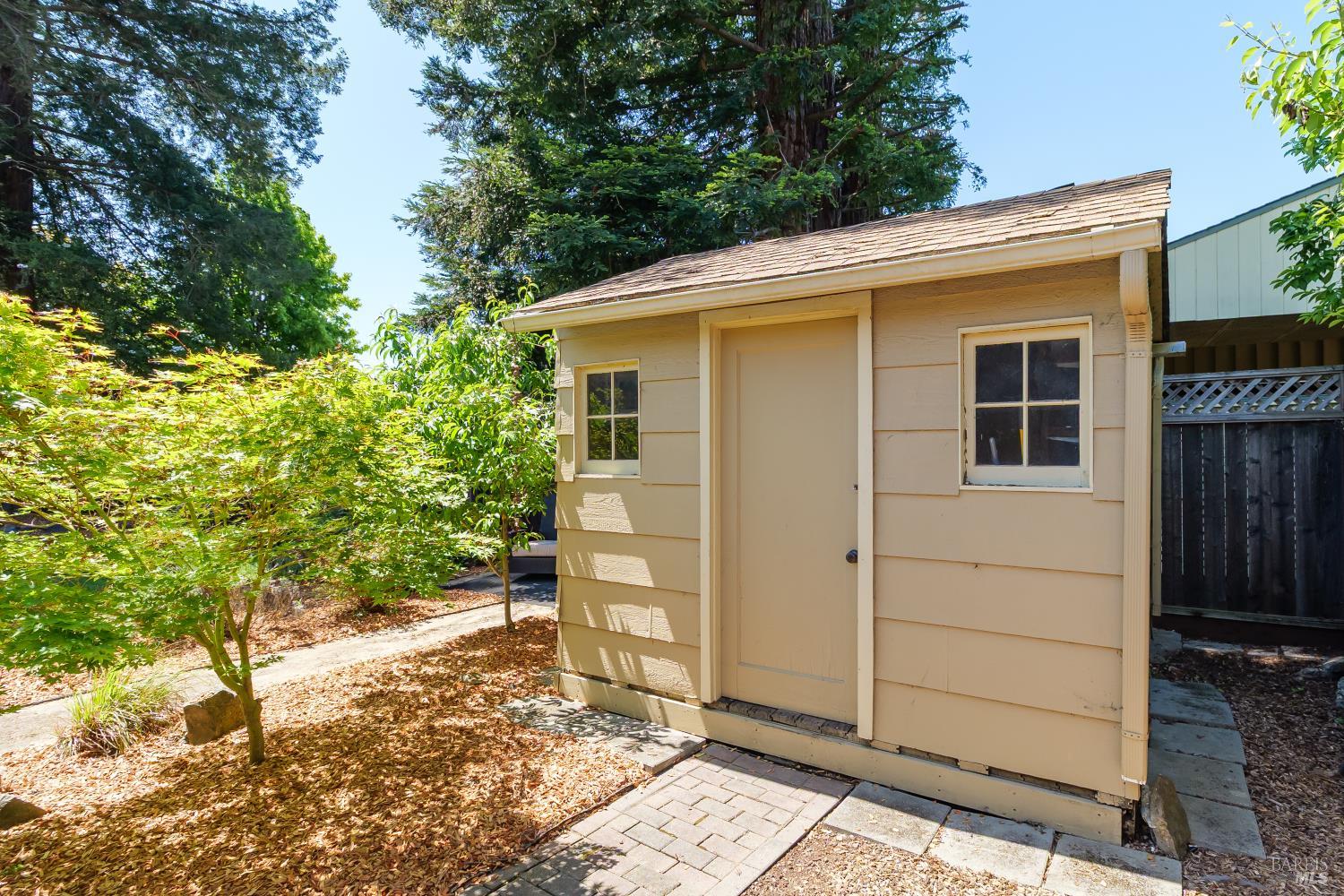 1125 Shady Oak Place