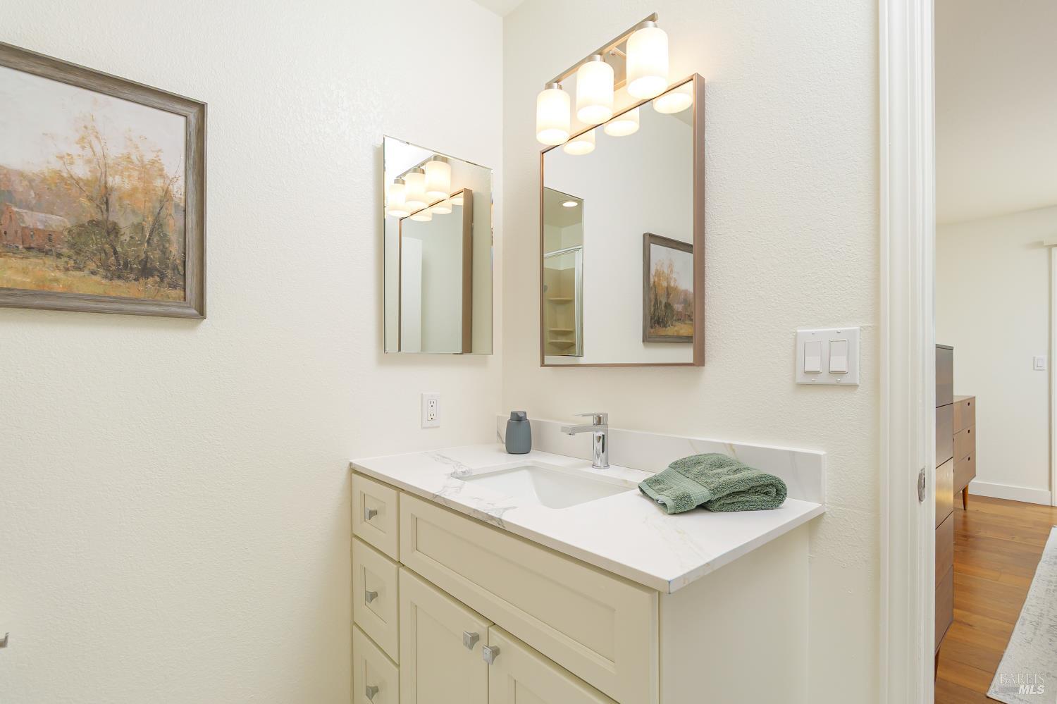 1125 Shady Oak Place
