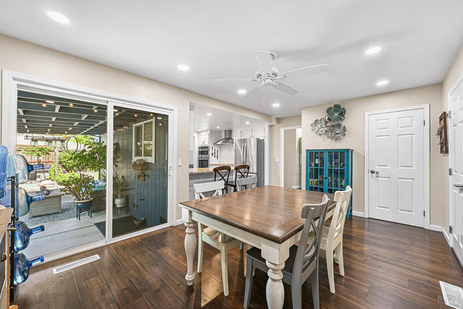 2412 Horseshoe Drive