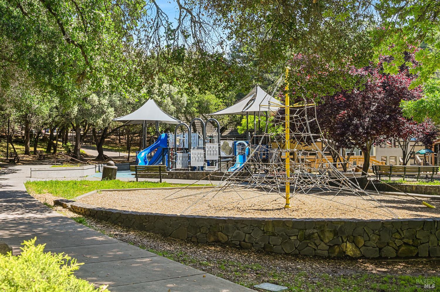 2412 Horseshoe Drive