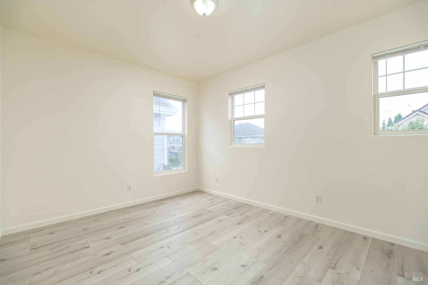3855 Louis Krohn Drive