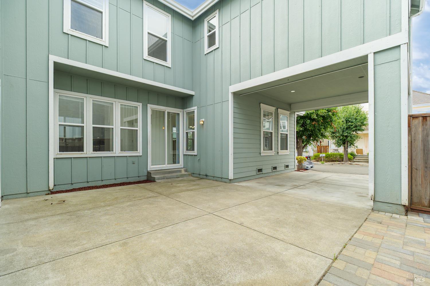 3855 Louis Krohn Drive