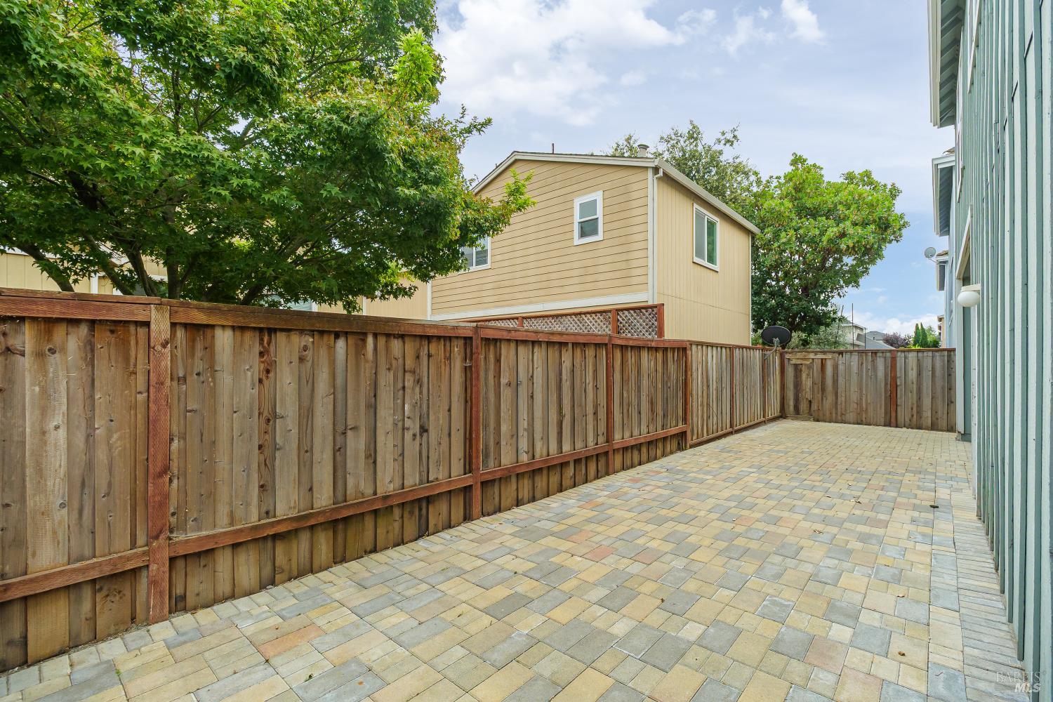 3855 Louis Krohn Drive