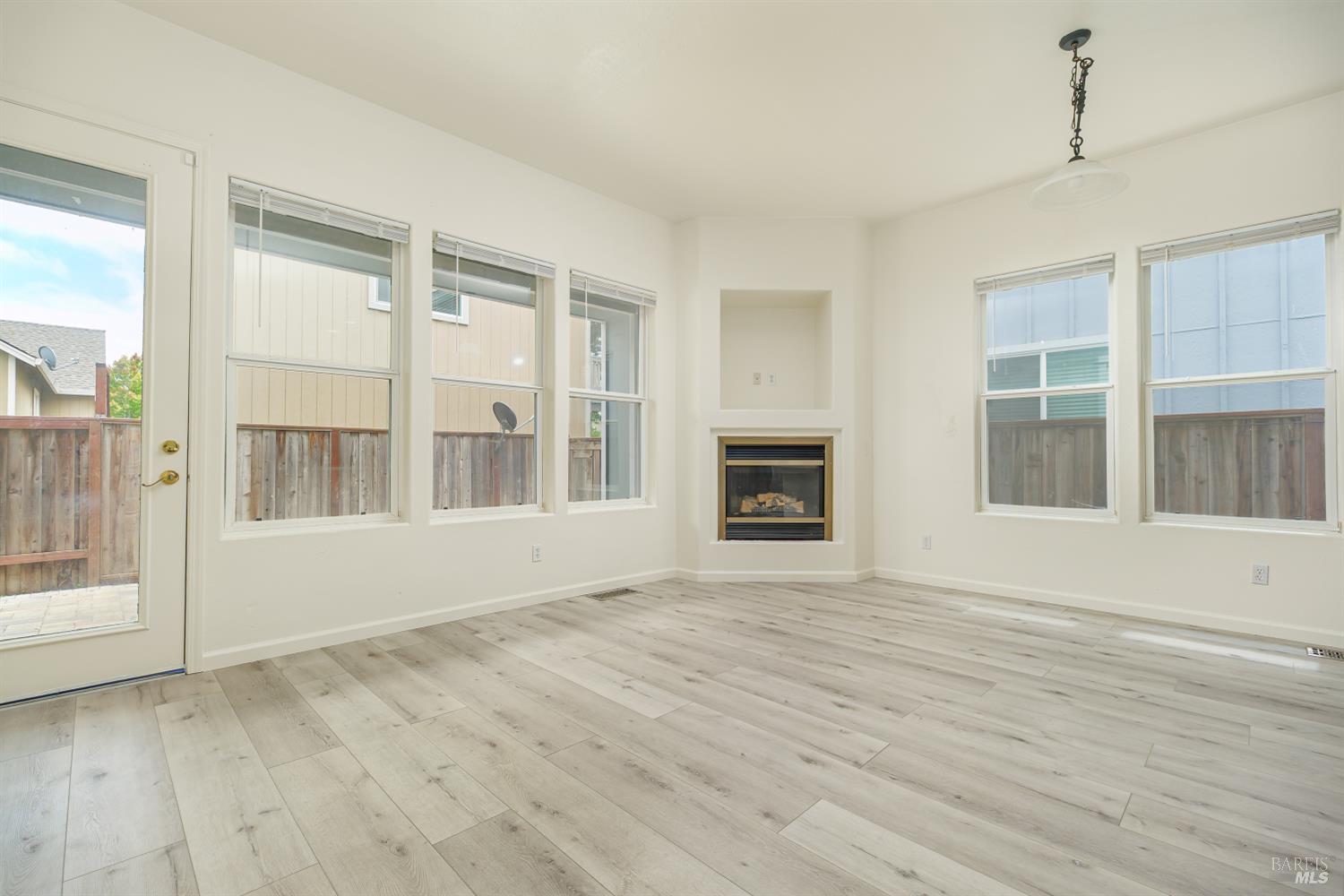 3855 Louis Krohn Drive