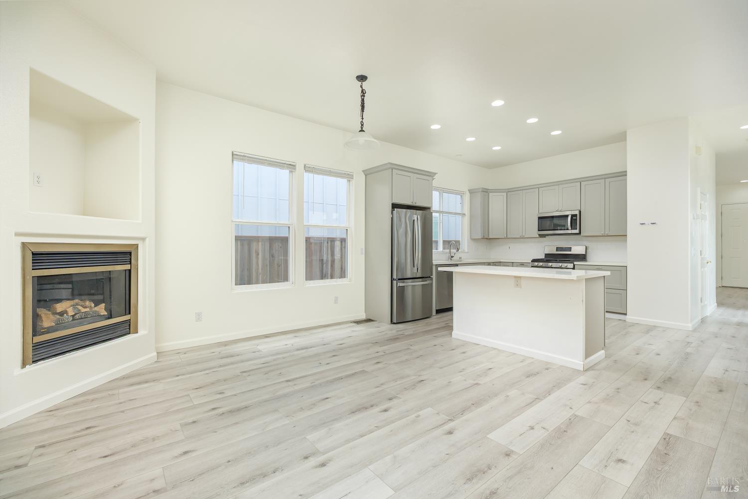 3855 Louis Krohn Drive