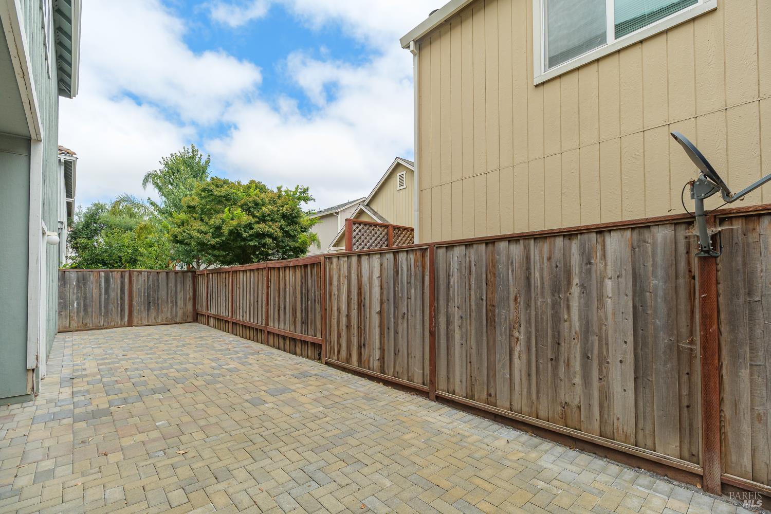 3855 Louis Krohn Drive