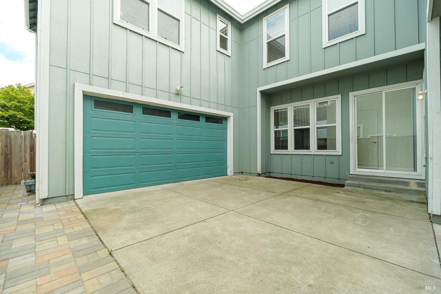 3855 Louis Krohn Drive