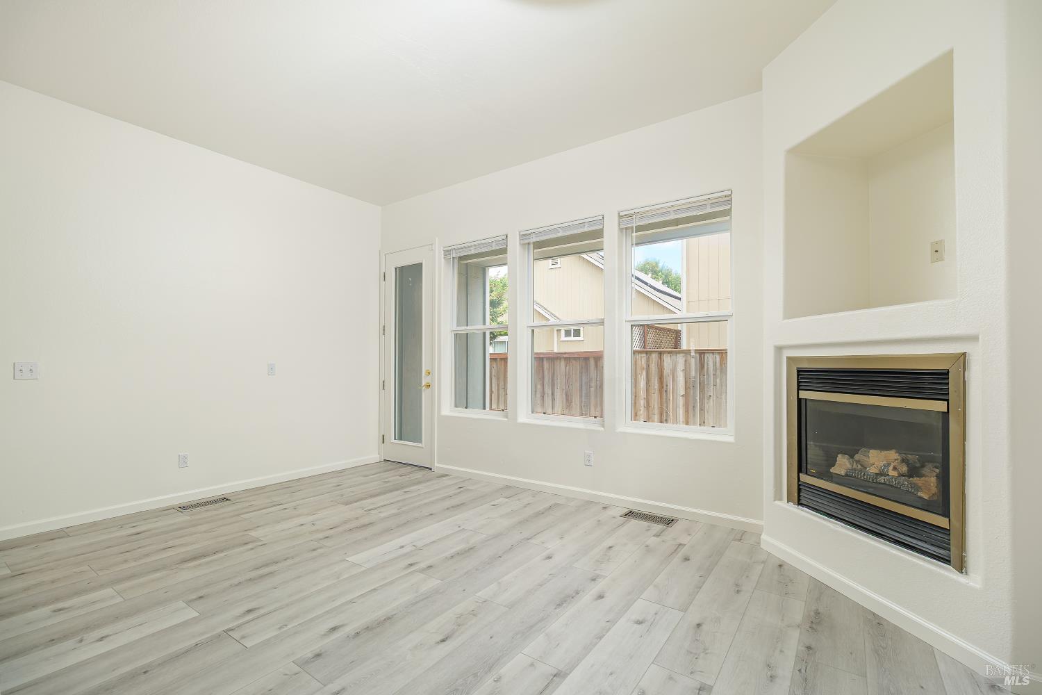 3855 Louis Krohn Drive