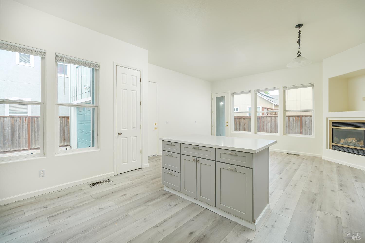 3855 Louis Krohn Drive