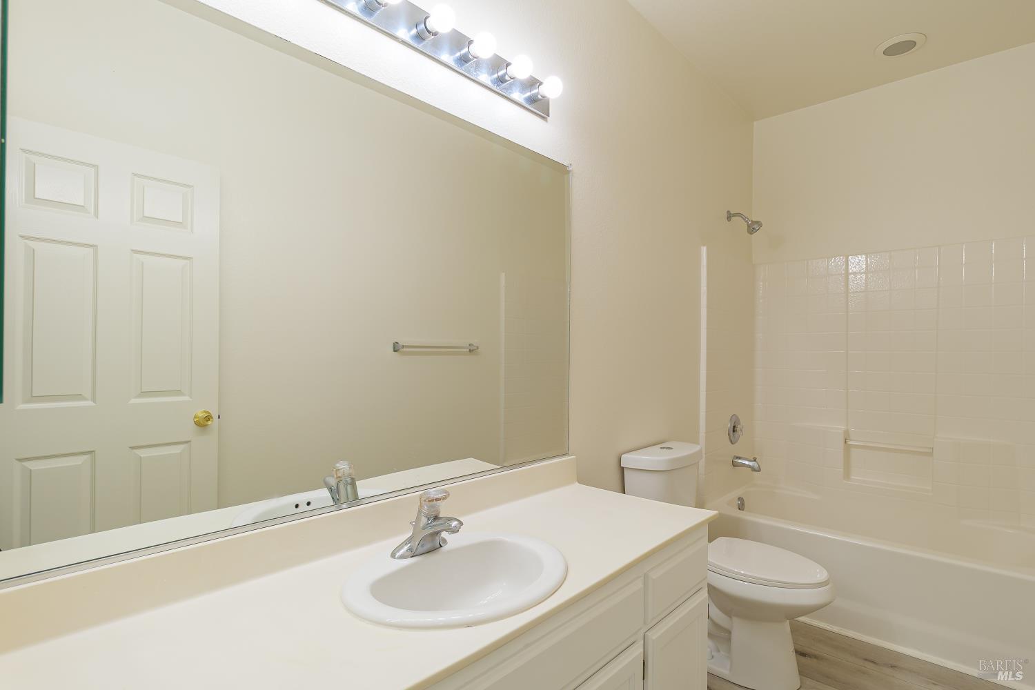 3855 Louis Krohn Drive