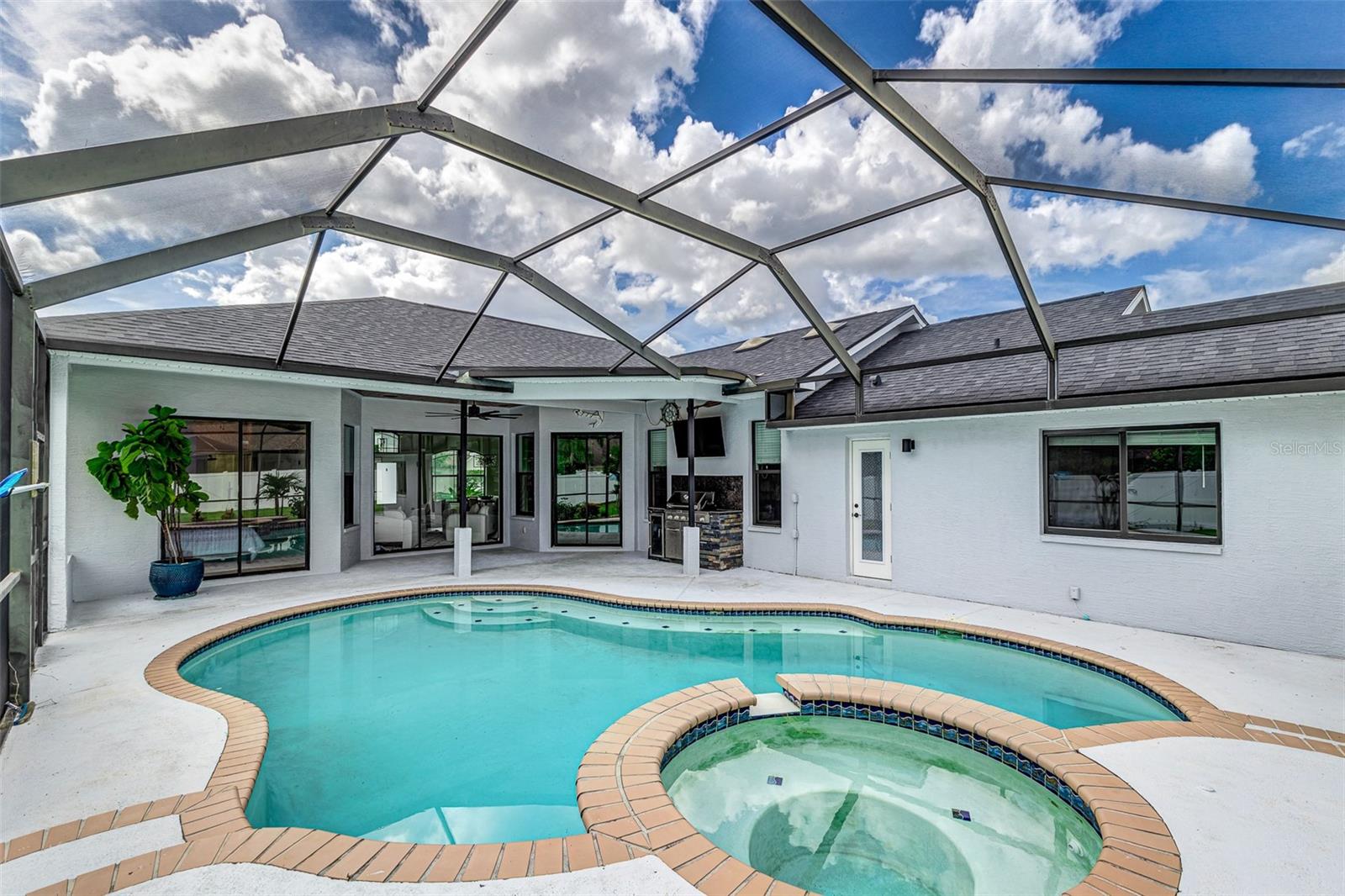 22636 WILLOW LAKES DR