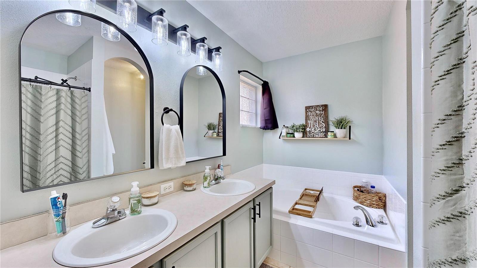 7629 DEVONBRIDGE GARDEN WAY