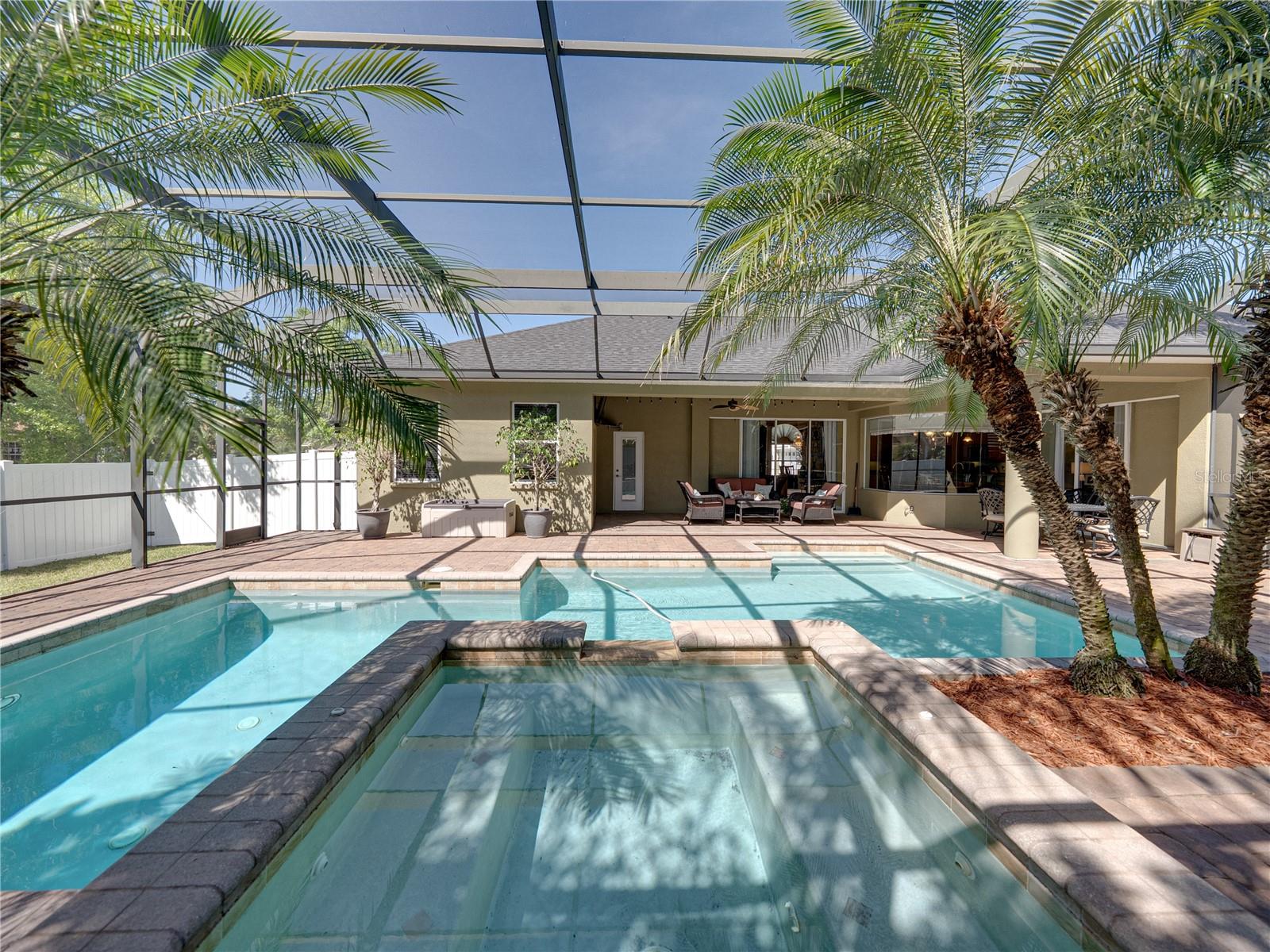 1111 CARRIAGE PARK DR