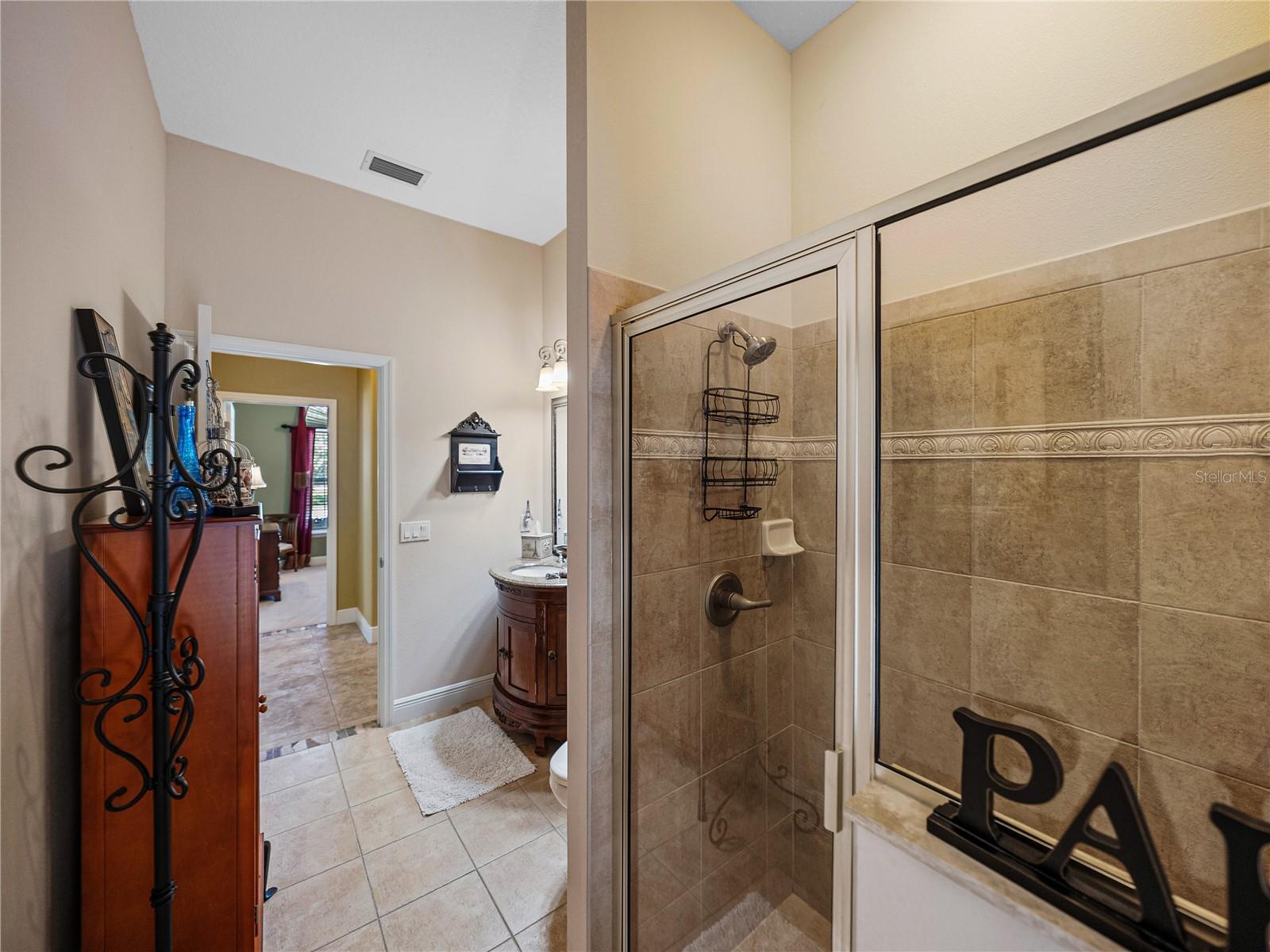 1111 CARRIAGE PARK DR