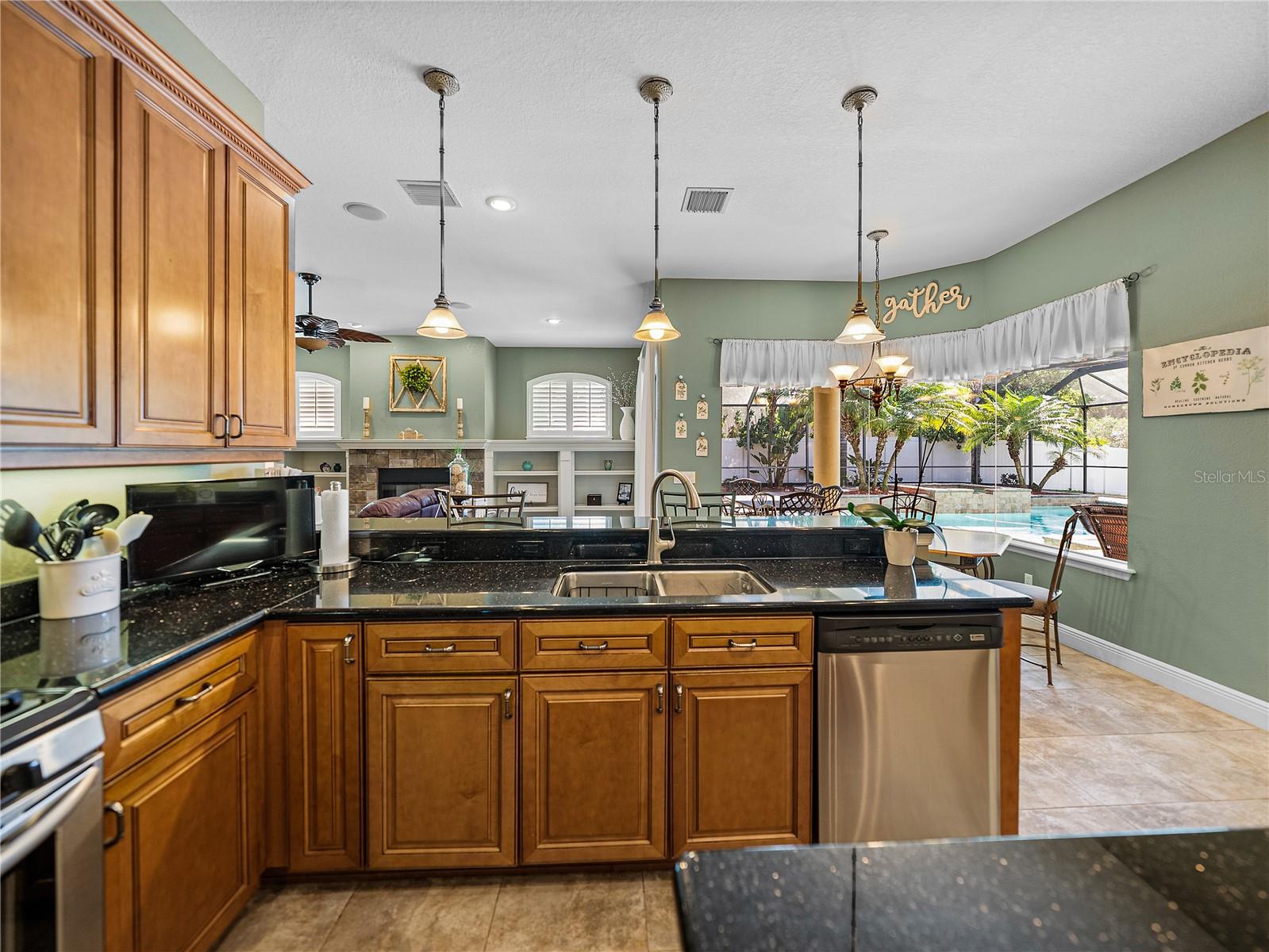 1111 CARRIAGE PARK DR