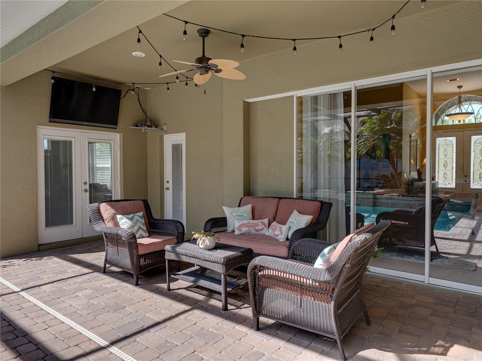 1111 CARRIAGE PARK DR