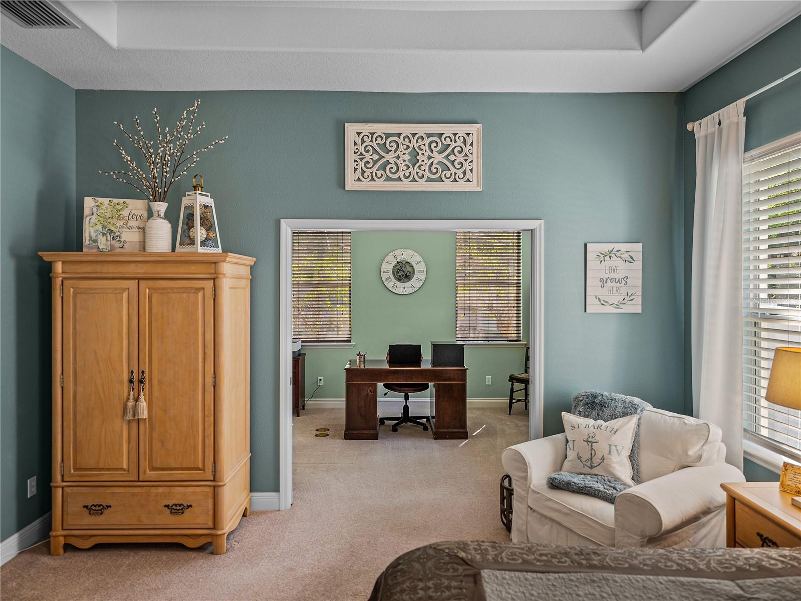 1111 CARRIAGE PARK DR