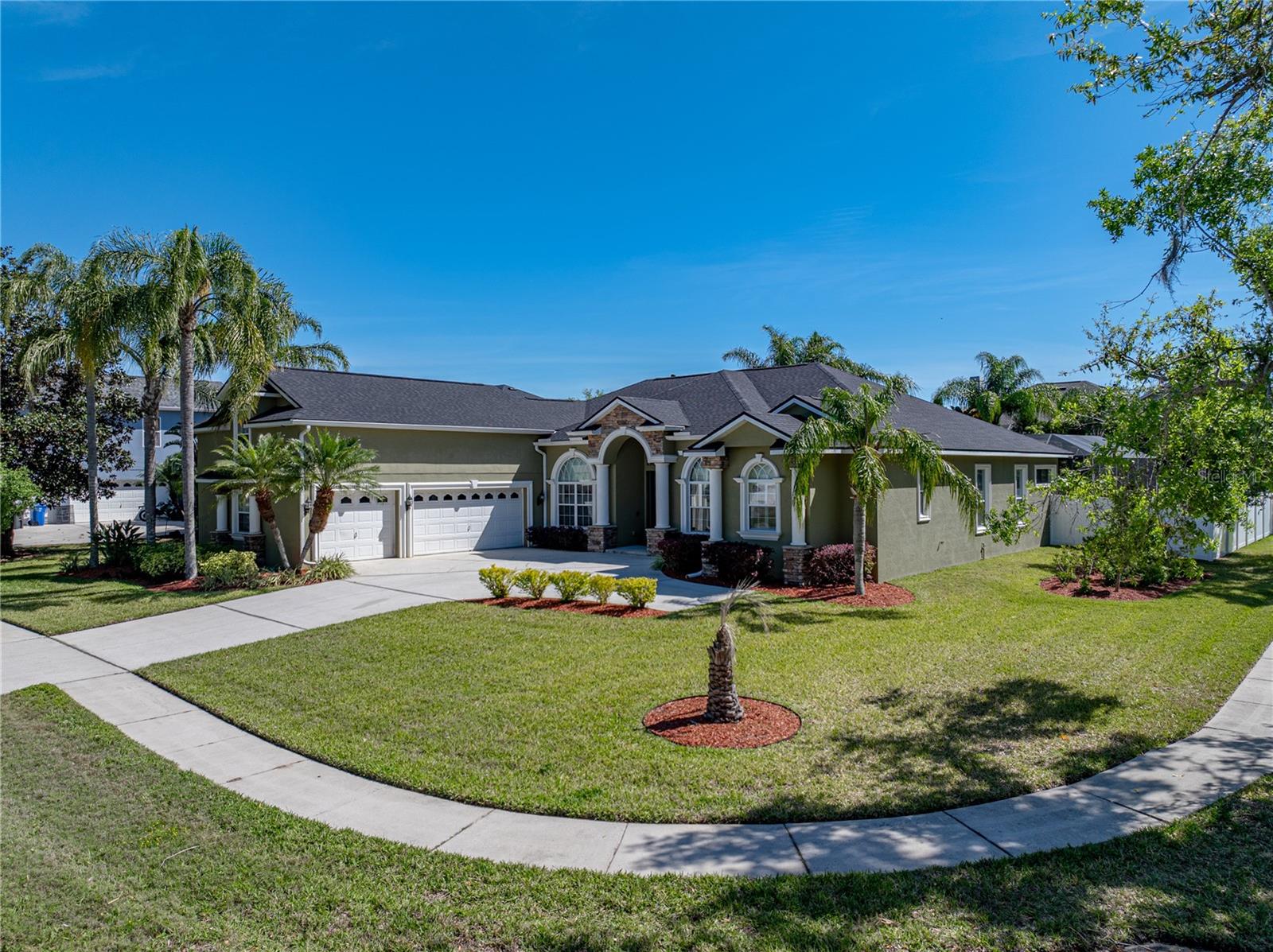 1111 CARRIAGE PARK DR