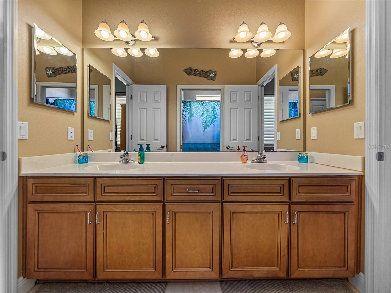 1111 CARRIAGE PARK DR