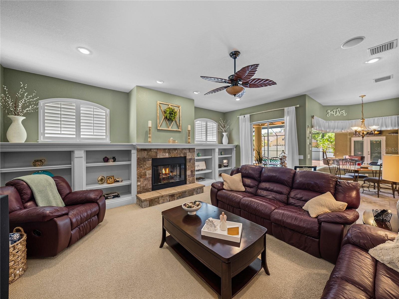 1111 CARRIAGE PARK DR