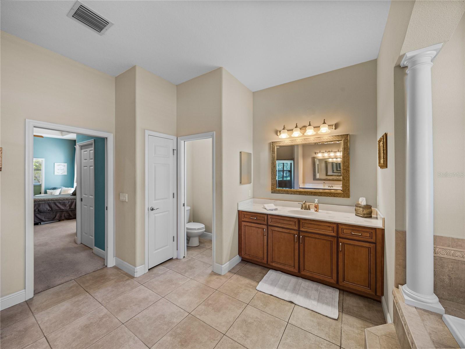 1111 CARRIAGE PARK DR