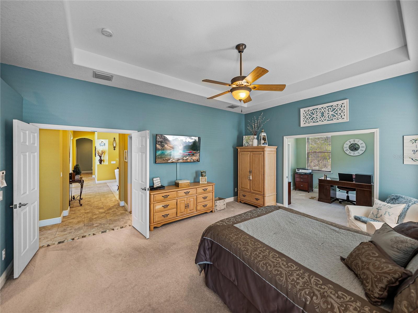 1111 CARRIAGE PARK DR