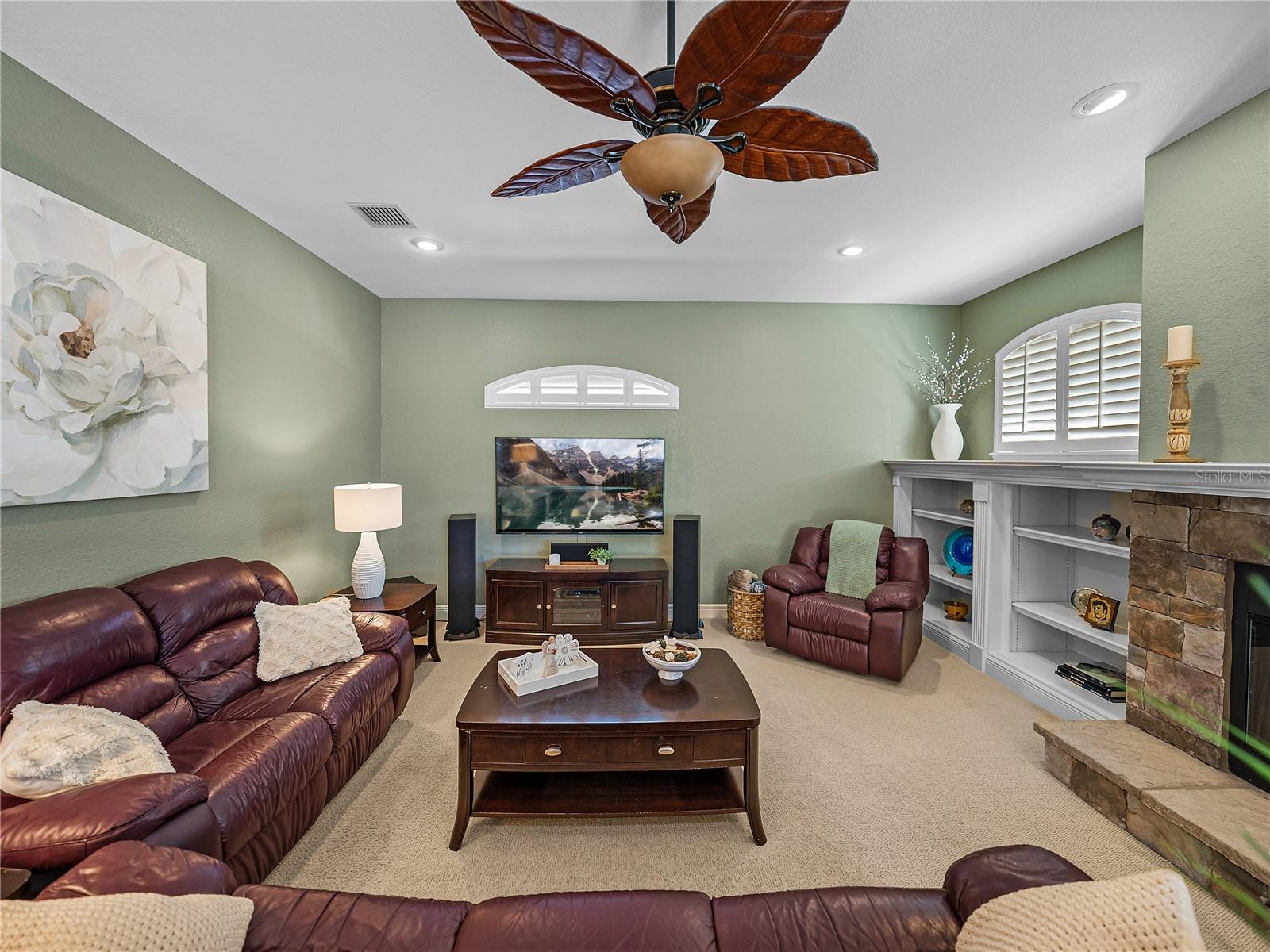 1111 CARRIAGE PARK DR