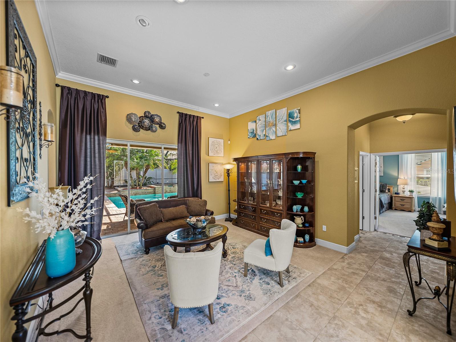 1111 CARRIAGE PARK DR