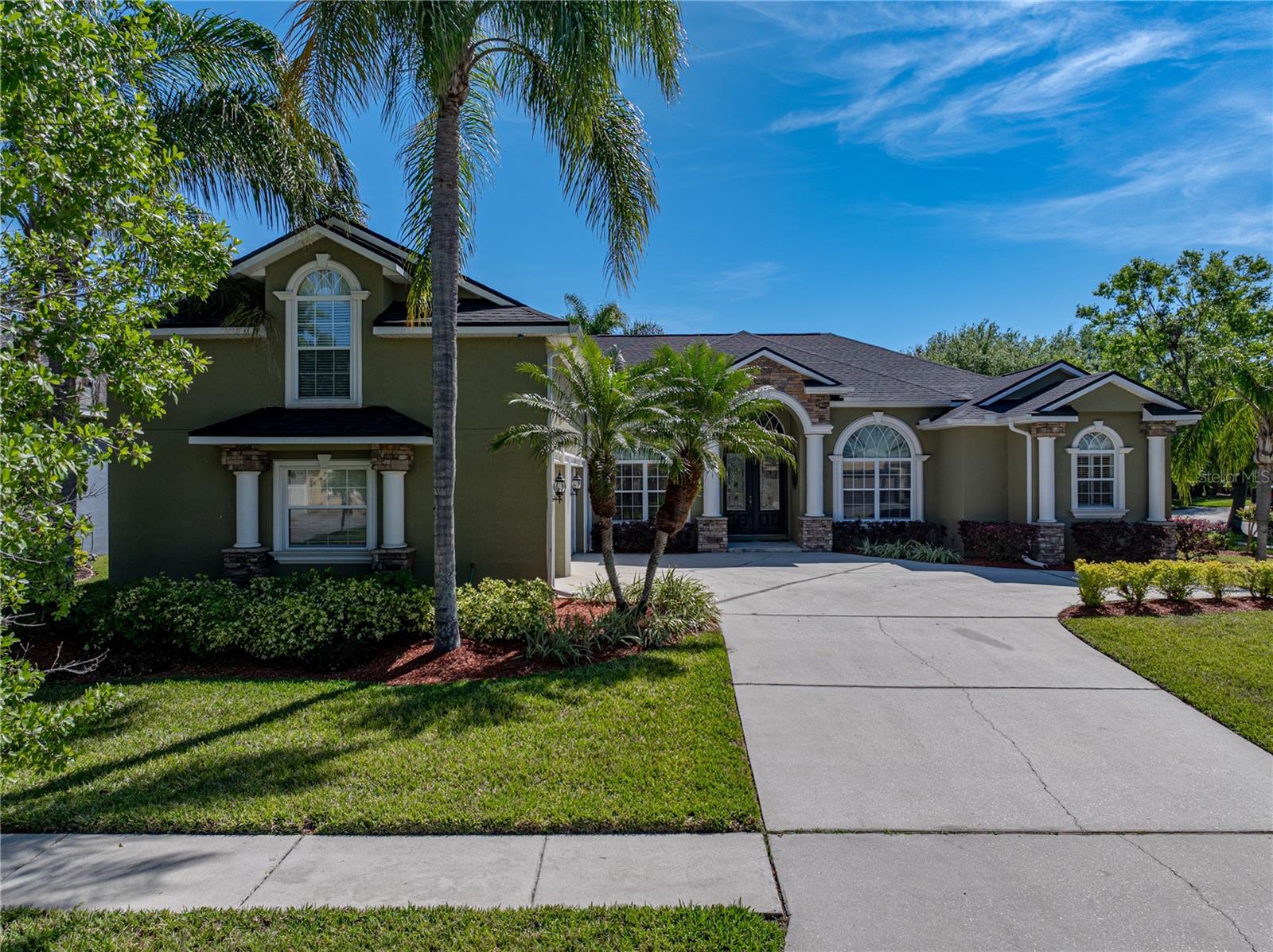 1111 CARRIAGE PARK DR