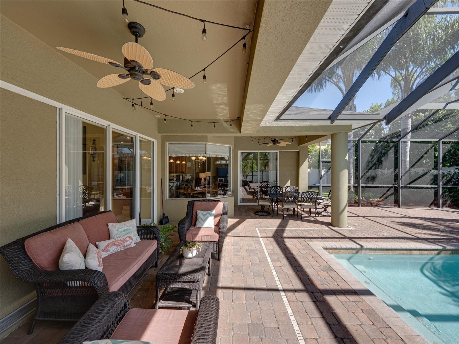 1111 CARRIAGE PARK DR