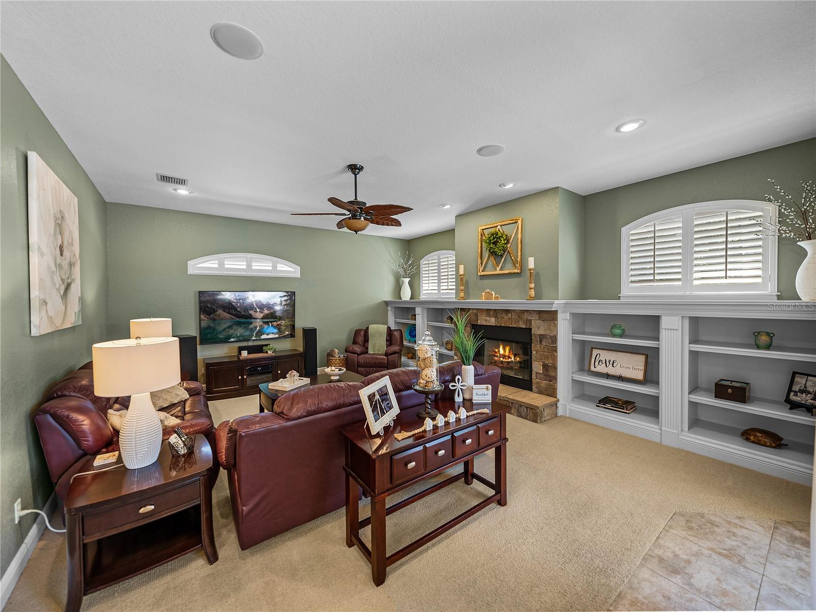 1111 CARRIAGE PARK DR