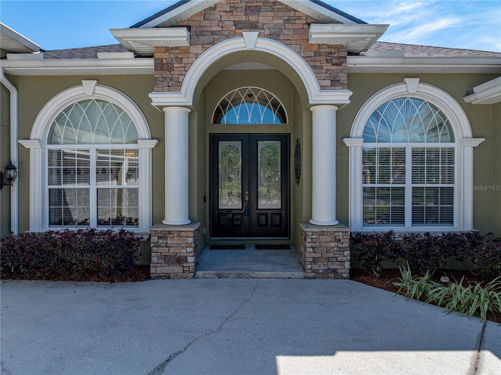 1111 CARRIAGE PARK DR