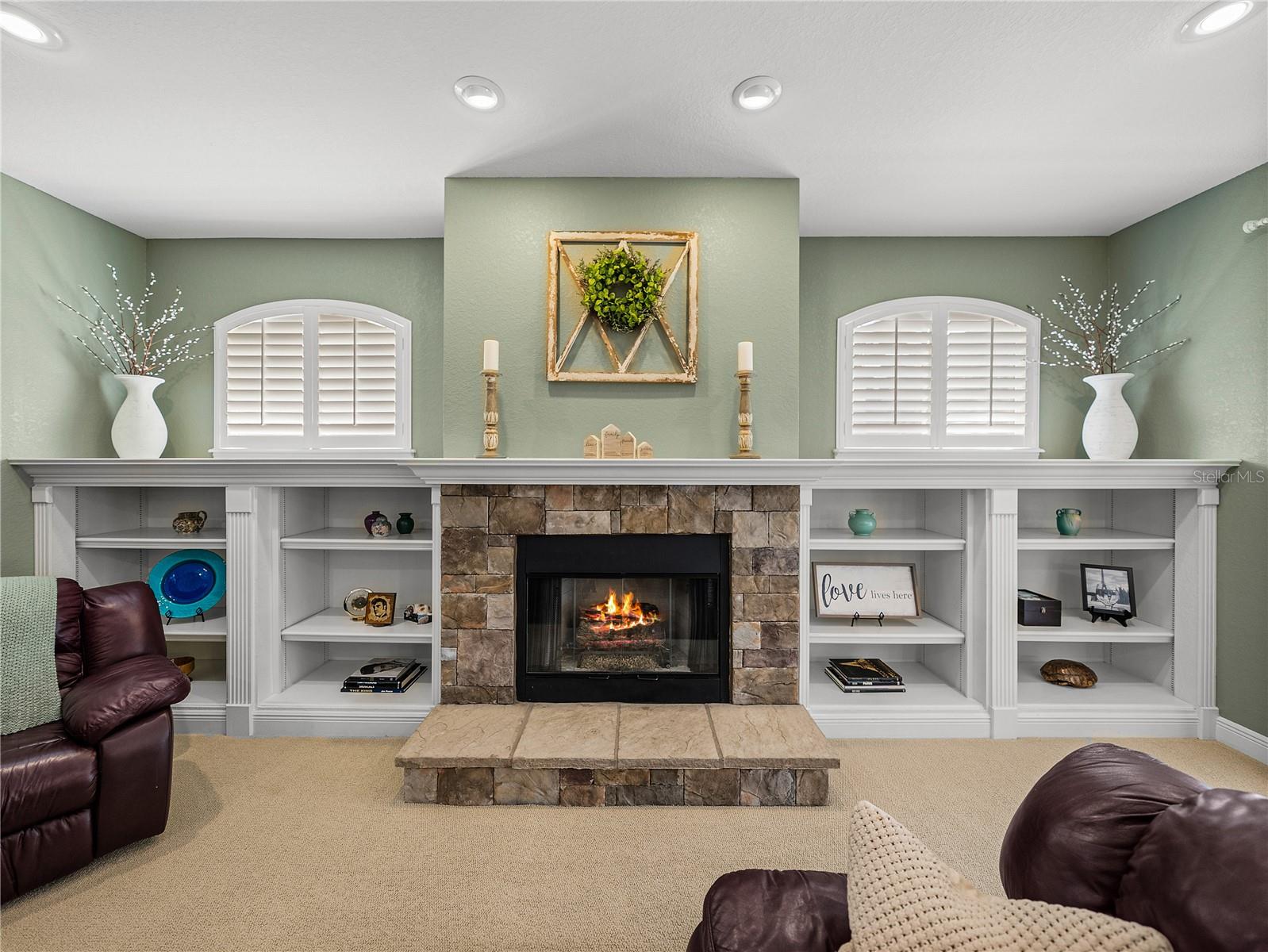 1111 CARRIAGE PARK DR