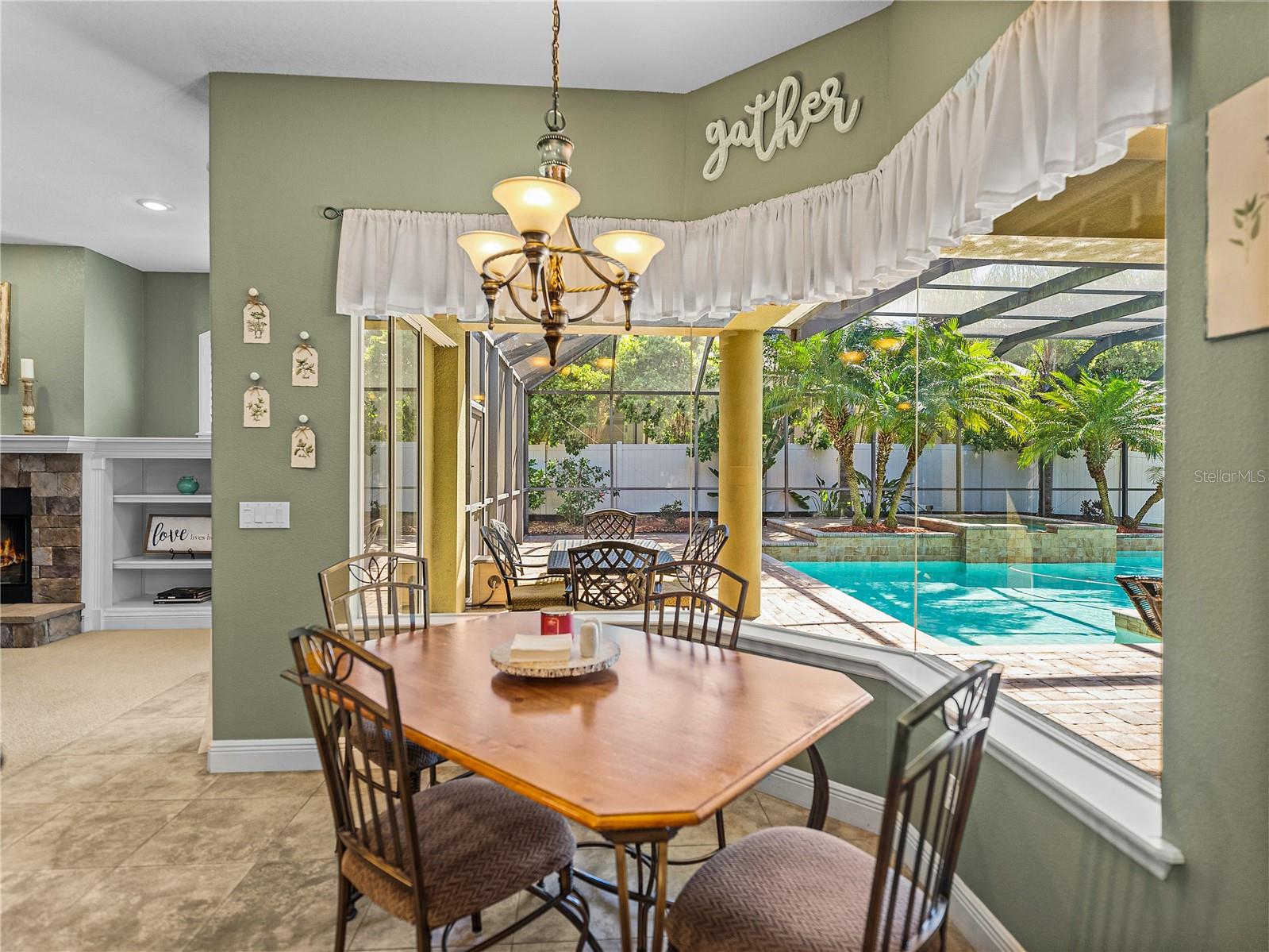 1111 CARRIAGE PARK DR