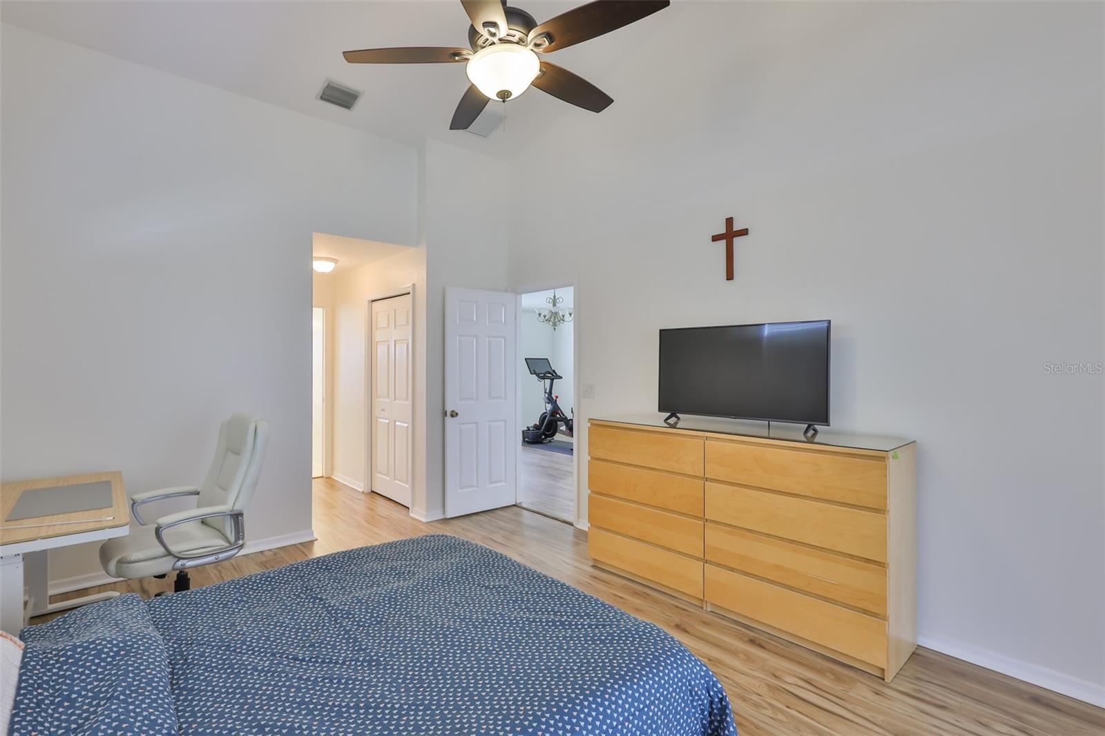 6332 35TH AVENUE CIR E