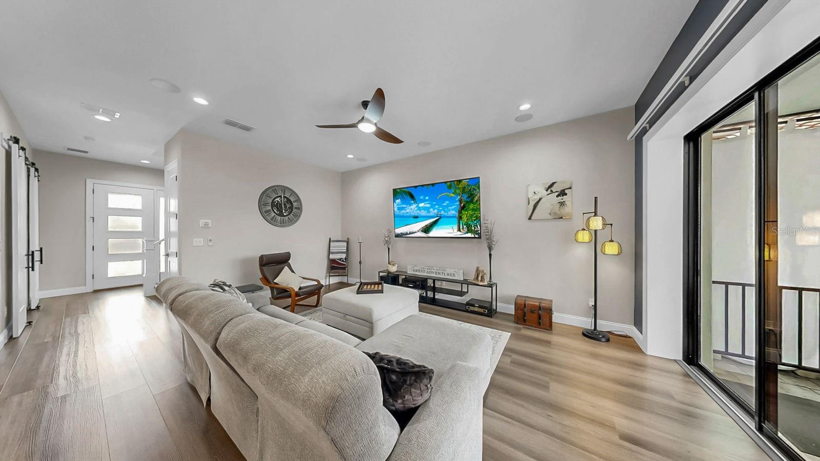 1406 ALHAMBRA DR