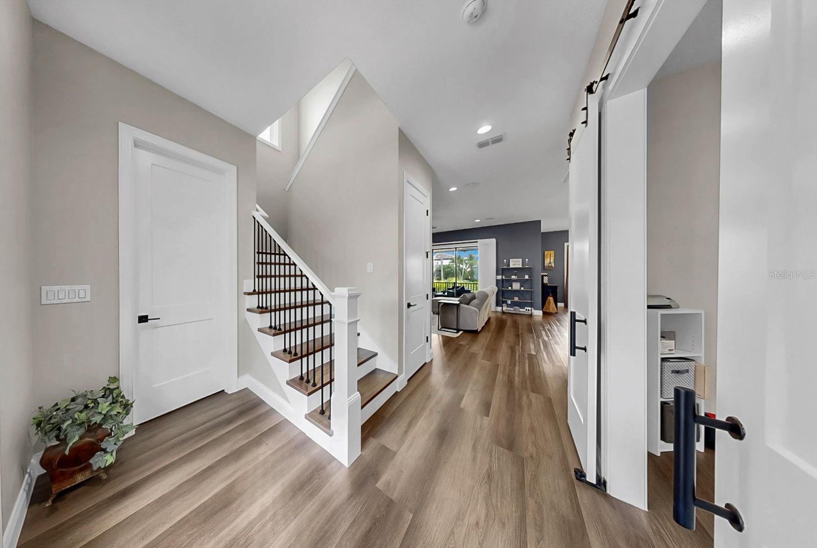 1406 ALHAMBRA DR