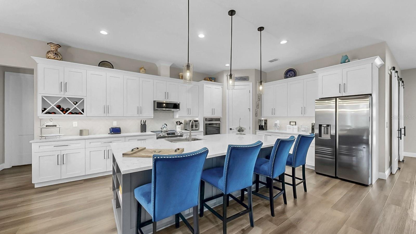 1406 ALHAMBRA DR