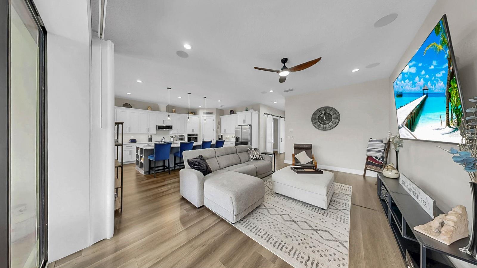 1406 ALHAMBRA DR