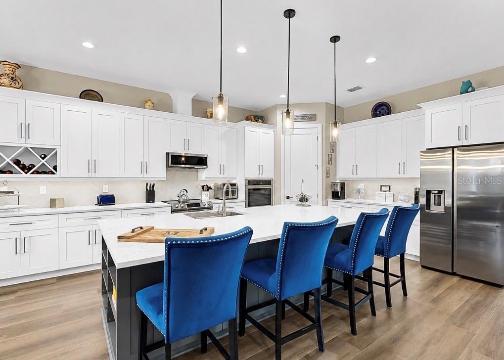 1406 ALHAMBRA DR