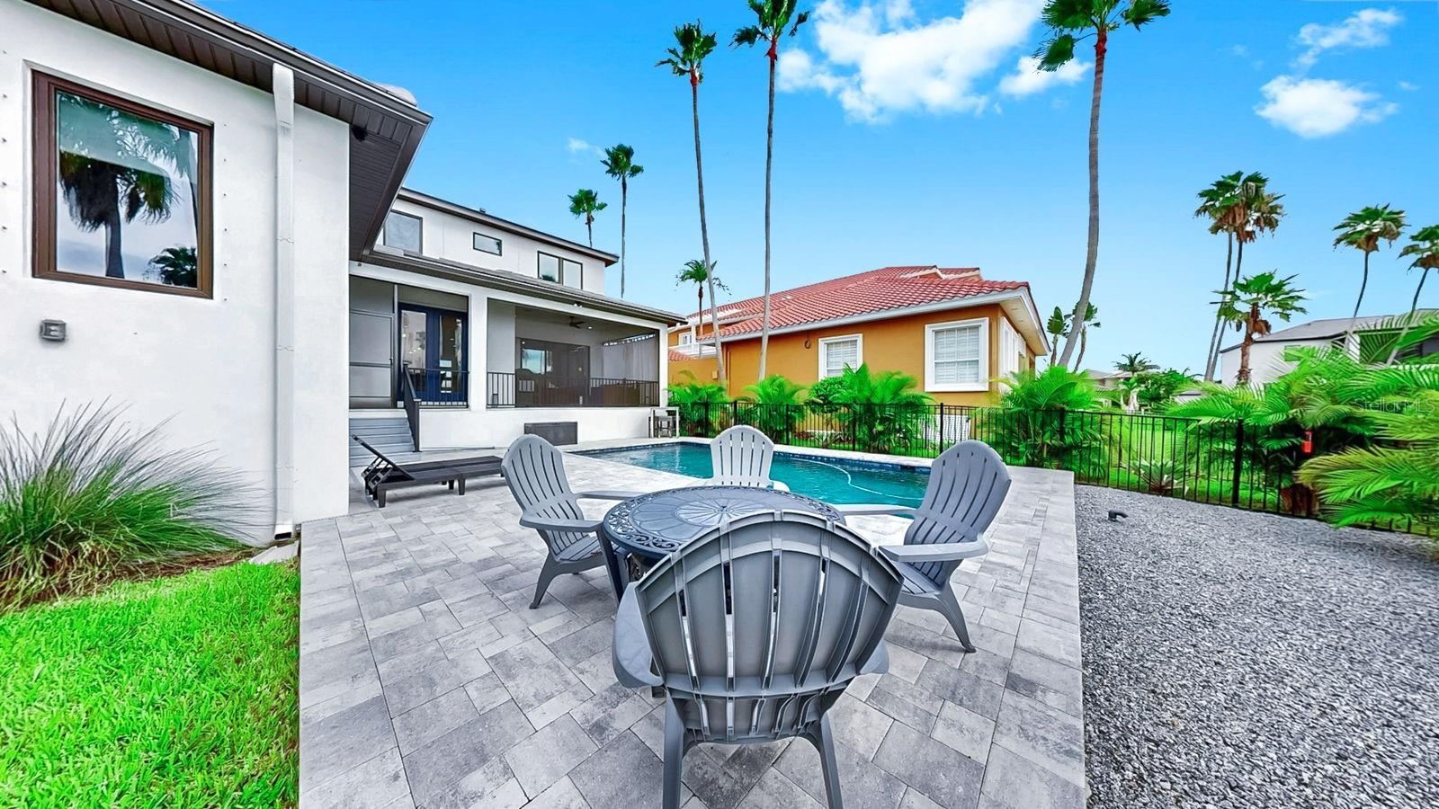 1406 ALHAMBRA DR