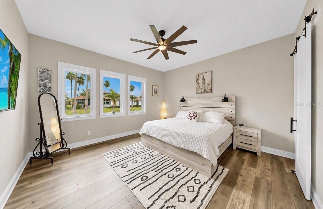 1406 ALHAMBRA DR