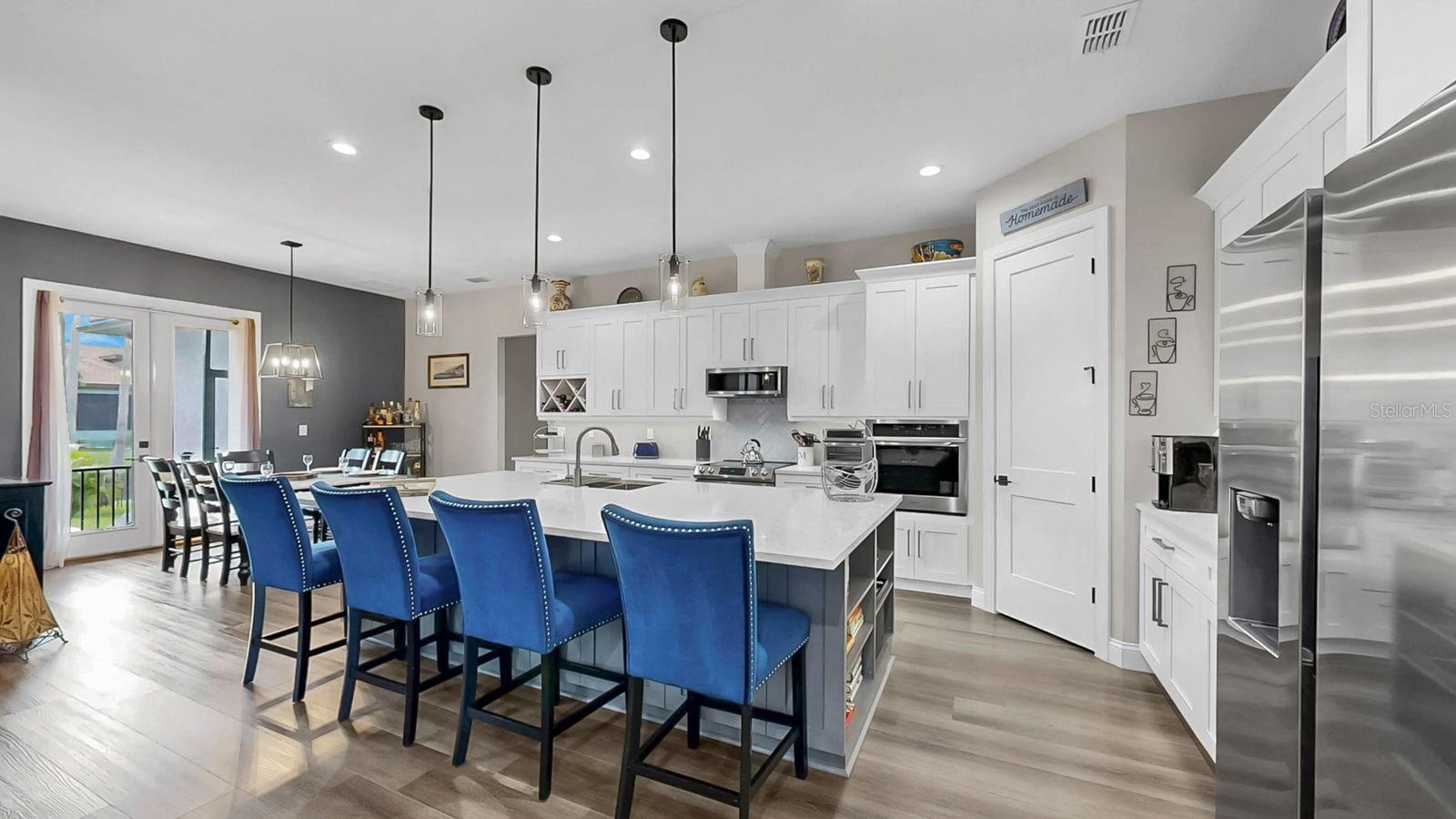 1406 ALHAMBRA DR