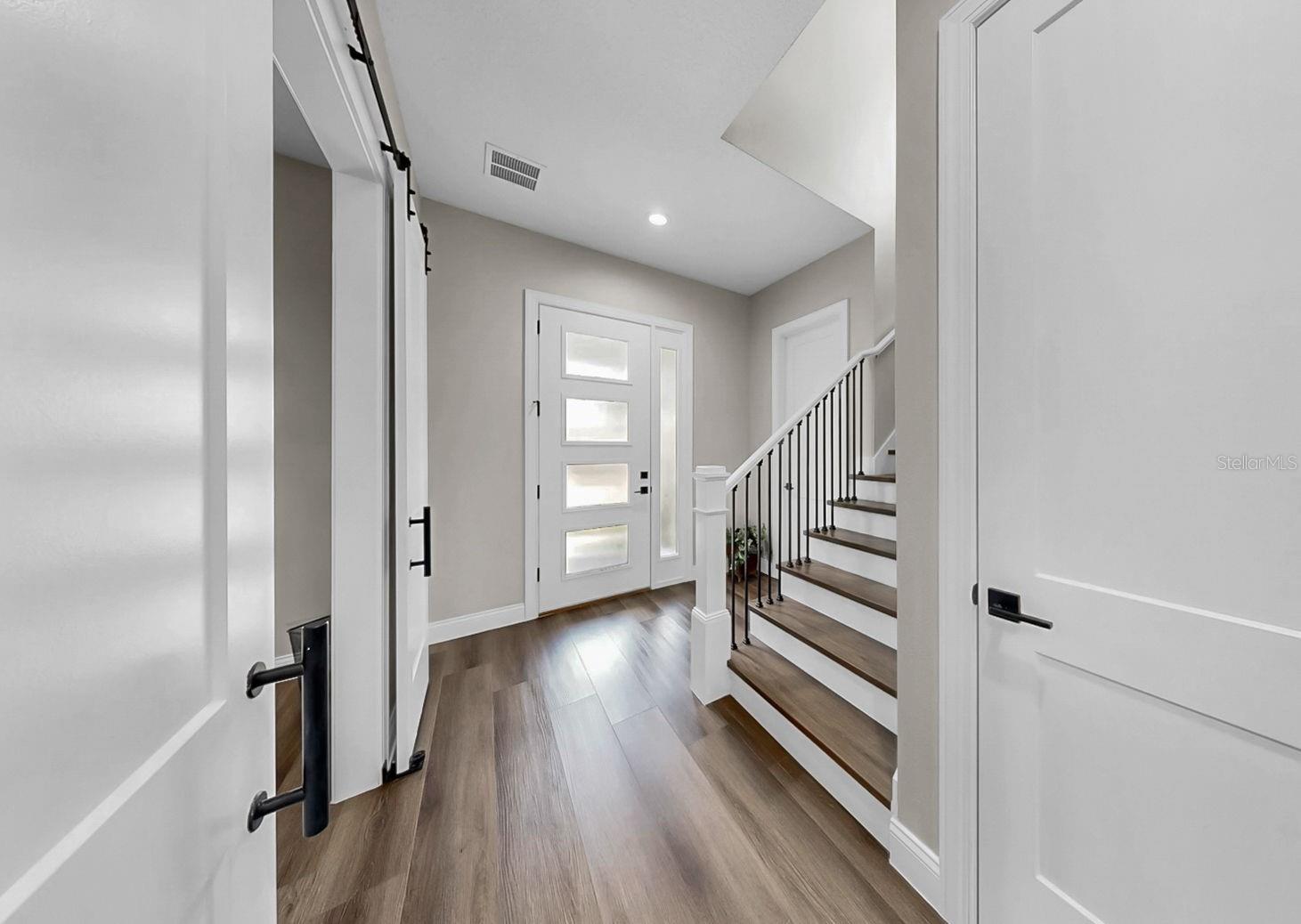 1406 ALHAMBRA DR